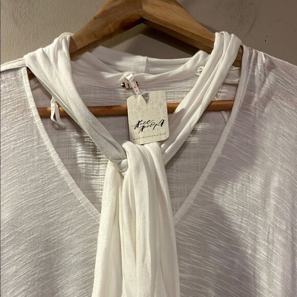 Free People White Flowing Blouse - Picture 2 of 12